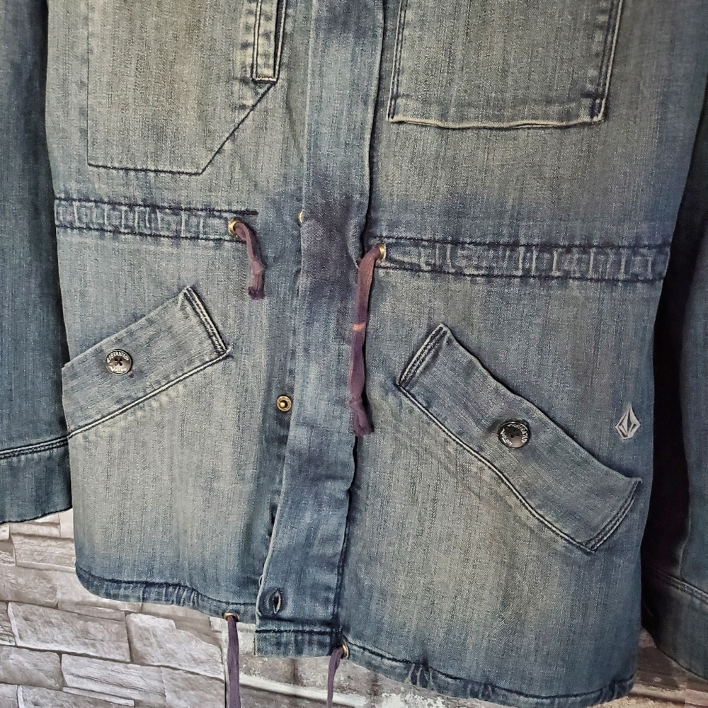 Vintage Volcom Denim Flannel Jacket Full Zip + Button Hooded Heavyweight Size 32 - Picture 5 of 16